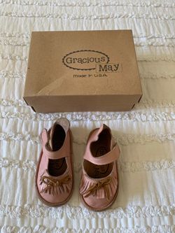 Gracious May little girls shoes size 6