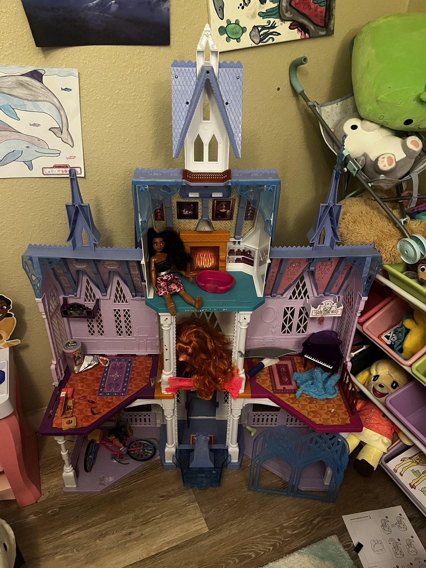Doll House Frozen