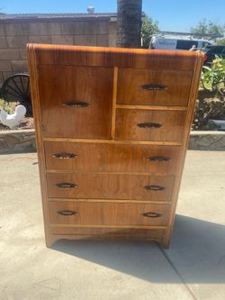 Dresser