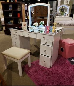 White Vanity Set