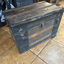 Free Old chest