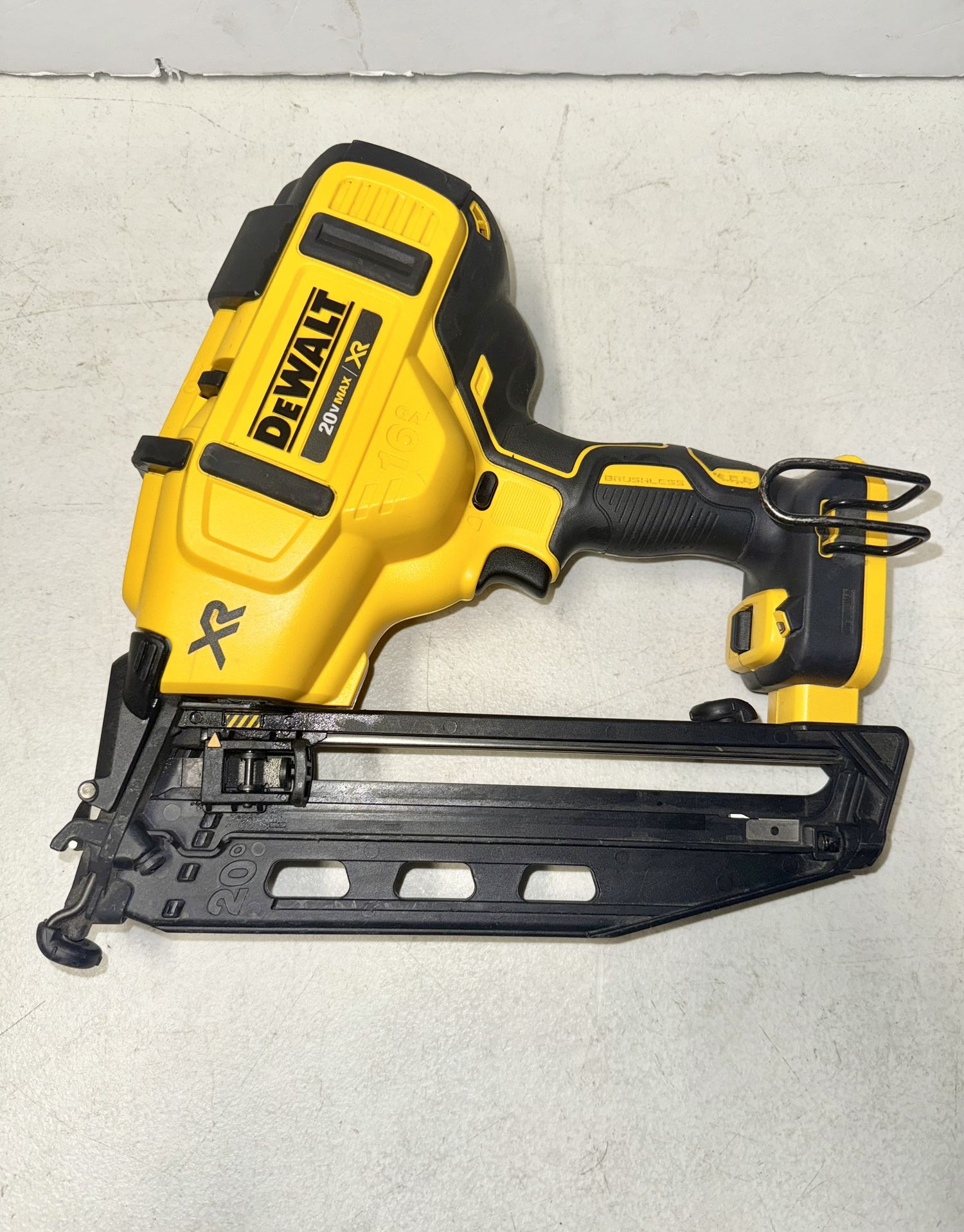 Dewalt DCN660 20V Battery Cordless brushless 16 Gauge Finish Nailer nail gun Tool