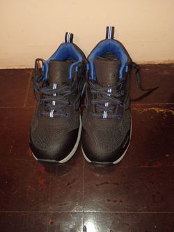 Size 8 black blue steel toe oil & slip resistant