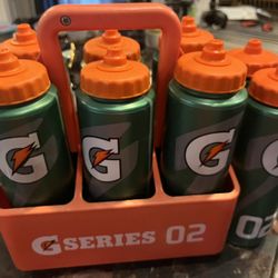 Just Reduced! Gatorade Bottles (8) In Carry Case