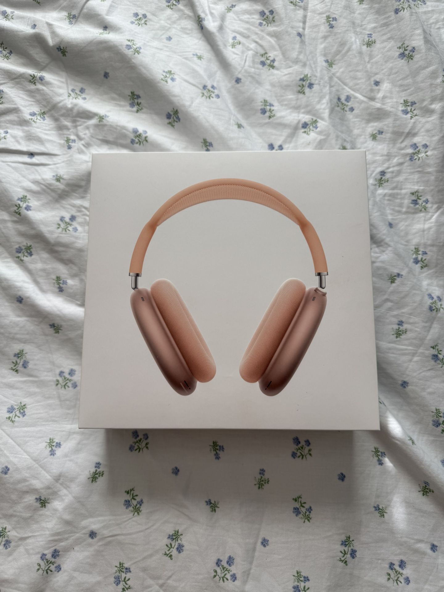 apple airpods max orange model A3184