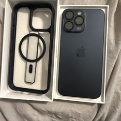 Unlocked iPhone 15 pro max 256GB 