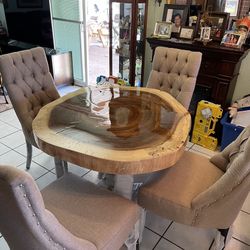 Beautiful Solid Parota Table / Hermosa Comedor de Parota