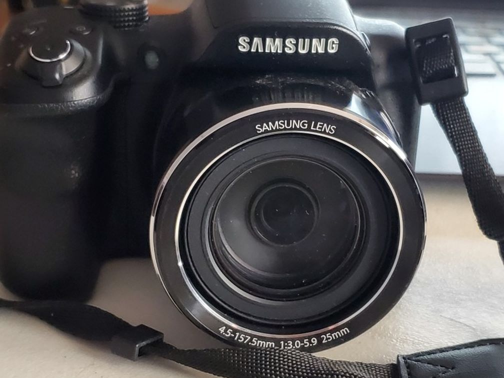 Samsung WB1100F 16.2MP CCD Smart WiFi & NFC Digital Camera with 35x Optical Zoom