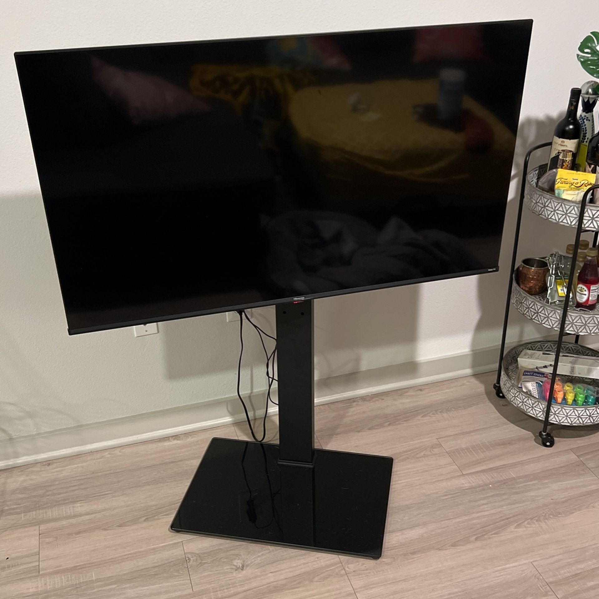 50 Inch Smart Tv W/stand