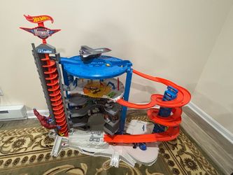 Hot wheels super ultimate garage