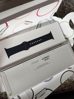 Apple Watch SE 44mm (2nd Generation) Midnight GPS BAND SIZE M\L **NEW -UNOPENED**