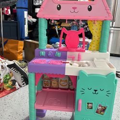 Gabbie’s Dollhouse  Cakey Play Kitchen Set