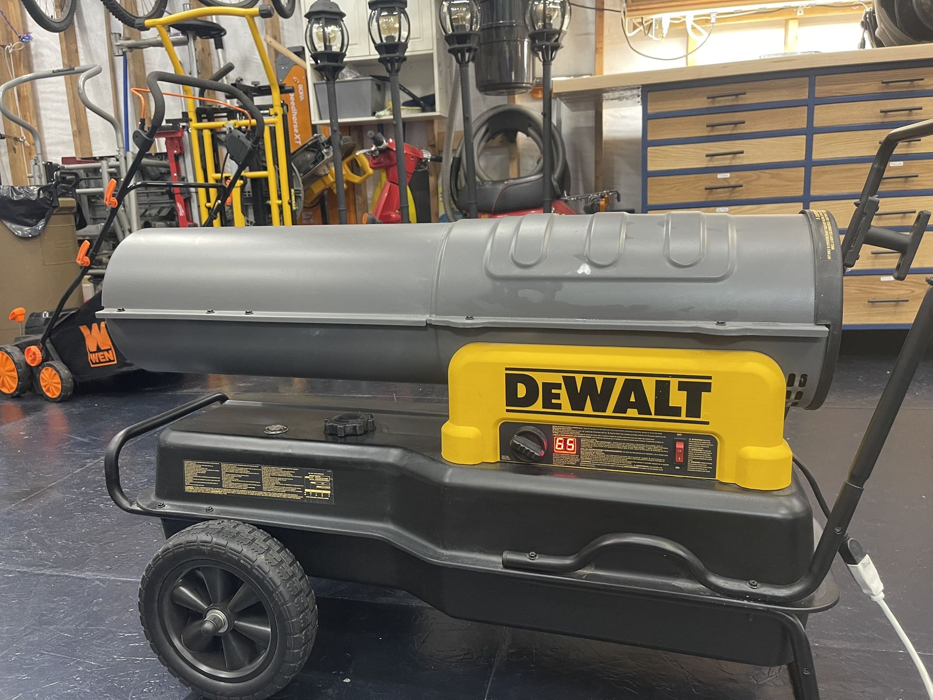 210,000 BTU Dewalt Multi Fuel Heater With Thermostat