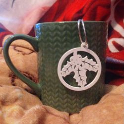 Deep Green Large Coffee Mug With Wooden Ornament