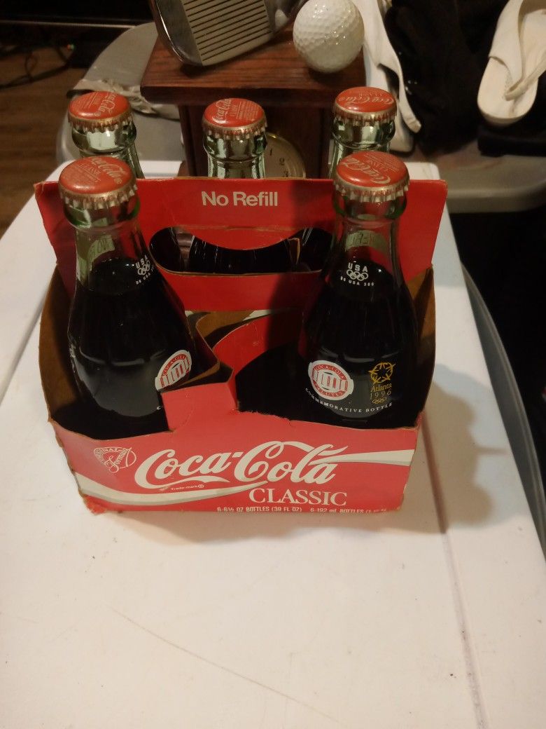 COCA COLA COMMEMORATIVE BOTTLE FROM THE 1996 ATLANTA WORLD OLYMPIC GAMES