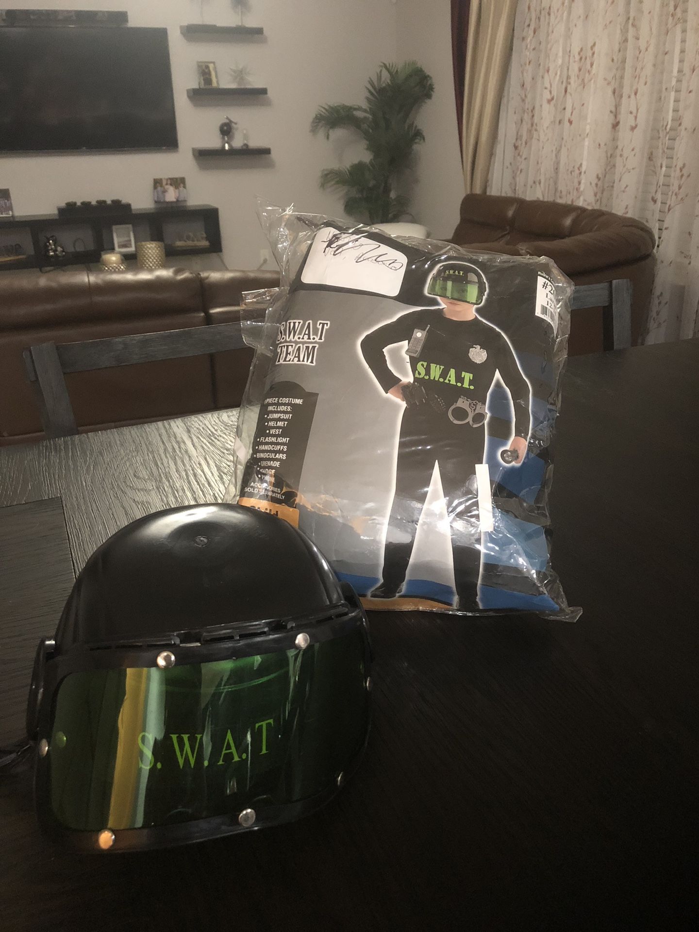 SWAT halloween costume. Boy size 8-10 years old