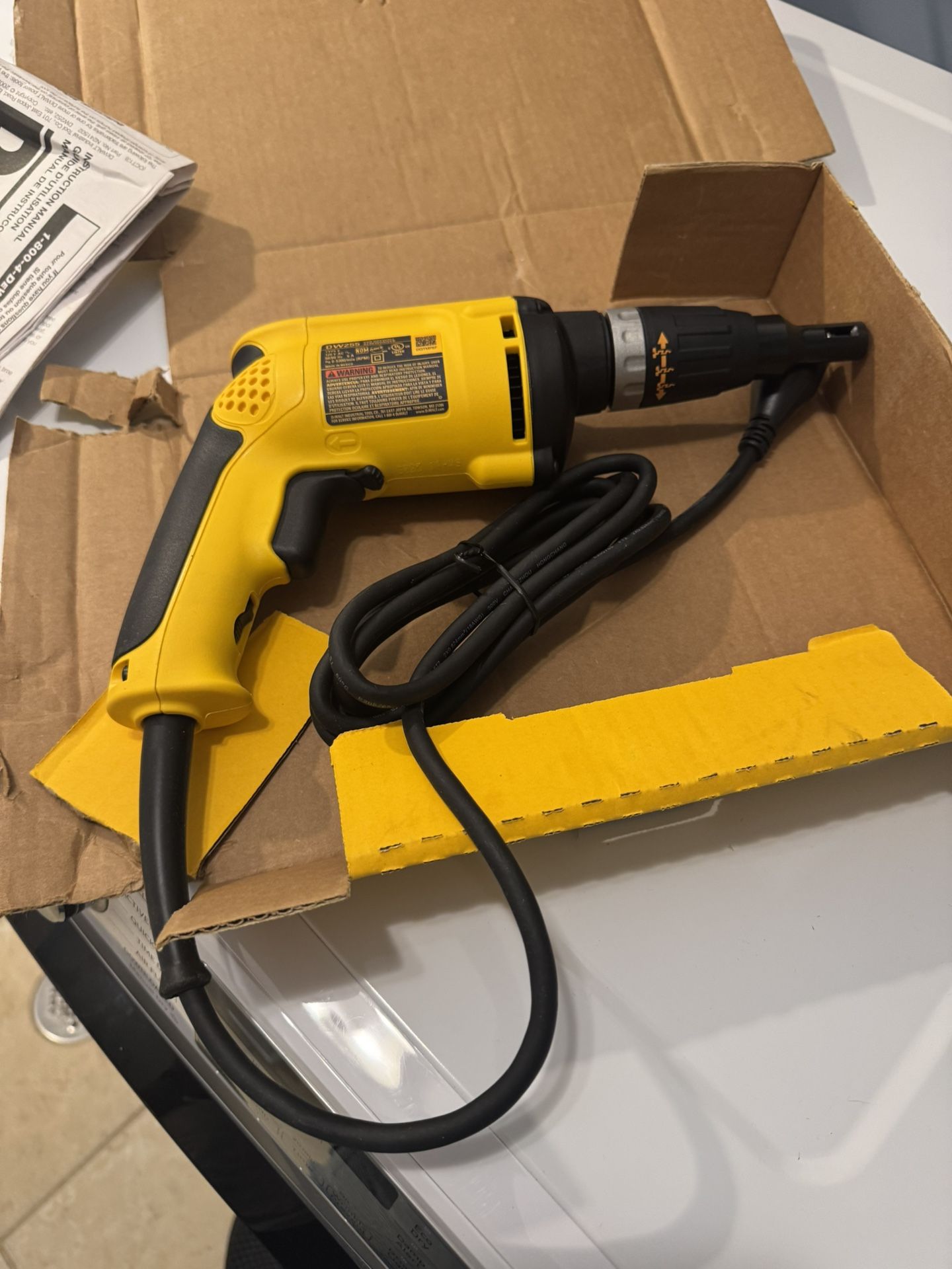 DEWALT Drywall Scewgun 6.0 -Amp Screw Gun BRAND NEW corded