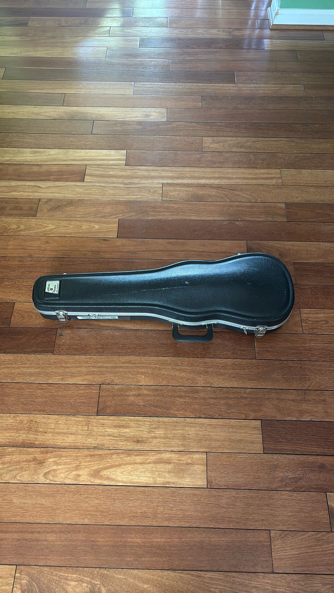 Full Size Violin With 2 Additional Bows