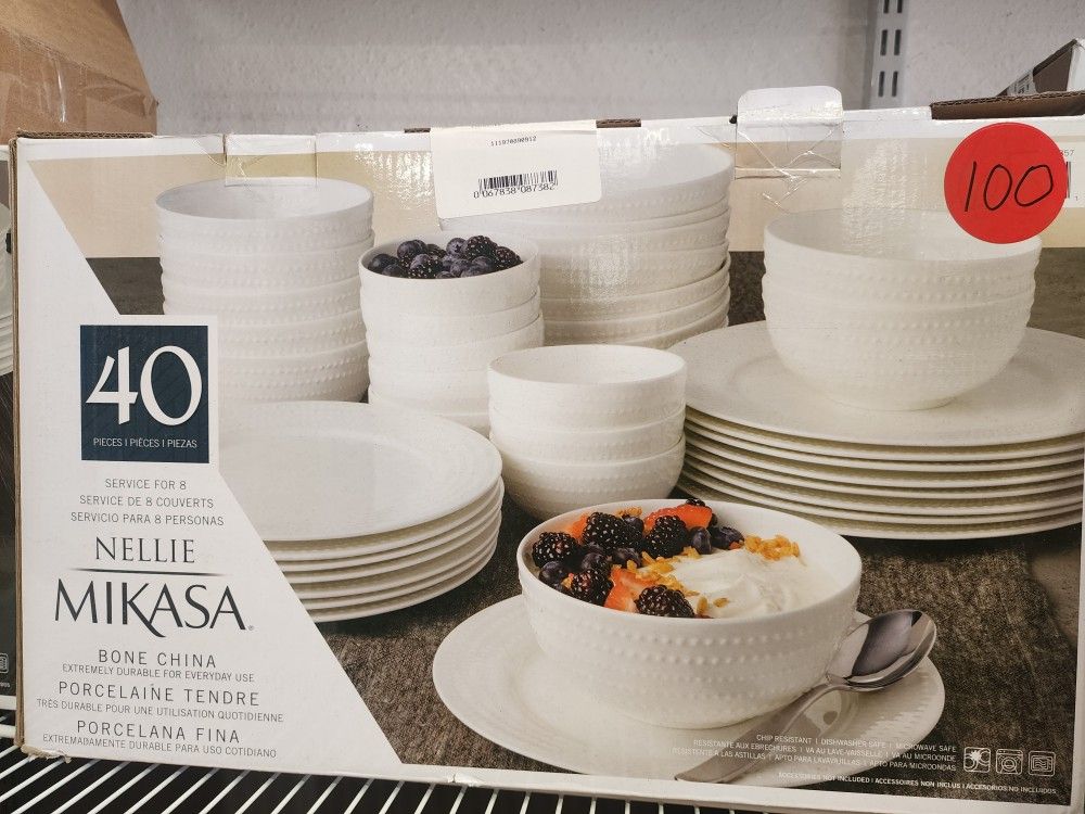 Mikasa NELlIE Bone China 40-Piece Dinnerware Set
