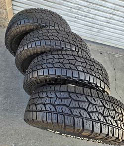 275/65/20 Cooper Vendo un set de llantas  con 80% Vida en excelente condiciones de Vida las 4 🫡🤑
 Selling a set of 4 tires with 80% tread life remai
