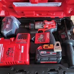 New Milwaukee 18V Hammer Drill Driver Kit