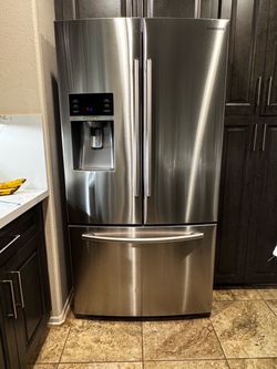 Samsung Double Door Refrigerator – Great Working Condition!