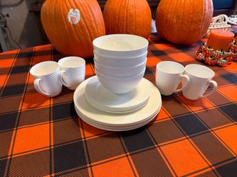 Makasa Plate Setting for 4