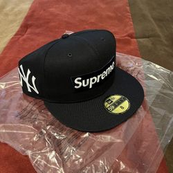 Supreme New York Yankees Box Logo New Era Cap Size 8