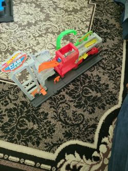 Hot Wheels track