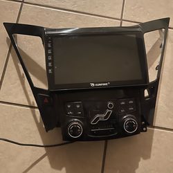 Kunfine aftermarket car stereo head unit and climate control assembly