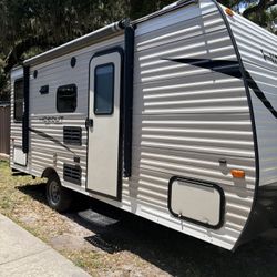 18ft travel Trailer By Keystone 2019