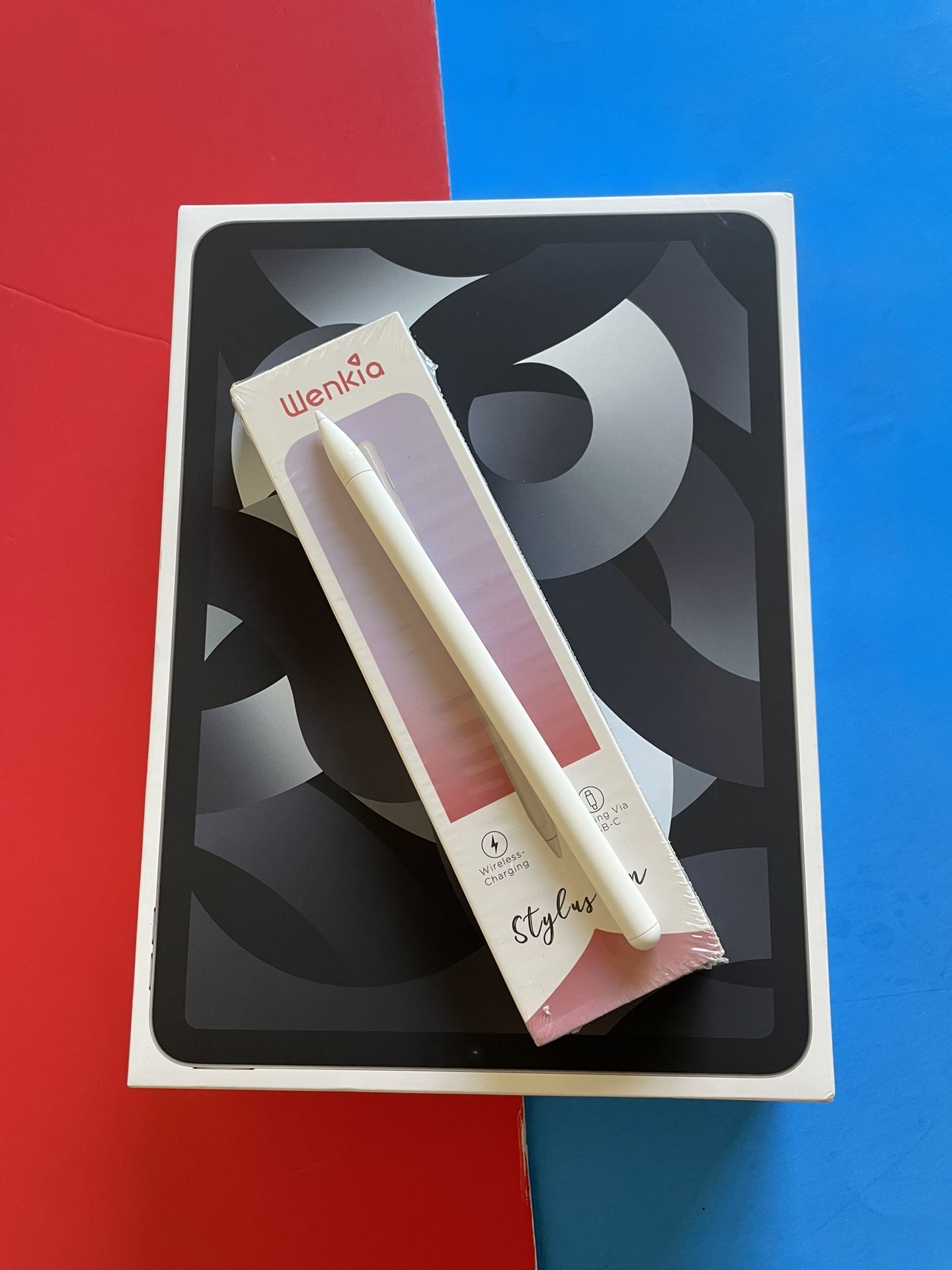 Apple iPad Air 5th Generation (M1 Chip) 64GB with Box, Pen And Keyboard