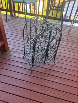 Metal wine rack