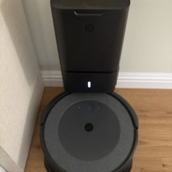 iRobot Roomba Vacuum 