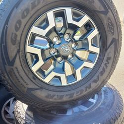 JUEGO DE RRINES PARA TROCAS TOYOTA TACOMA 4RRUNER SECOYA TUNDRA NISSAN FRONTIER YANTA BUENAS MEDIDA 16