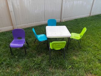 Kids table and chairs