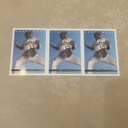 (3) 1993 Upper Deck #309 Jose Lind