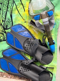 Full-face snorkel mask and adjustable swim fins set