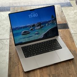 Apple M1 Macbook Pro 16" 3.2GHz 16GB Ram Upgraded 1TB HD w/Case