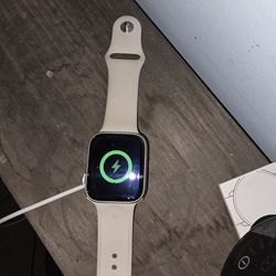 A2723 Apple Watch 2nd Gen SE Silver Aluminum