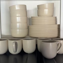 Dish set - serving 8