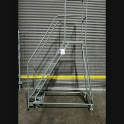FREE PORTABLE STAIRCASE