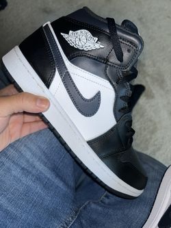 Nike Air Jordan Retro Mid 1s