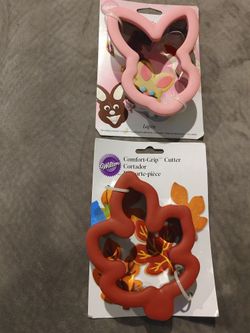 Wilton comfort grip cookie cutters, new