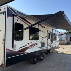 2012  28ft Toy Hauler Fusion- Forest River