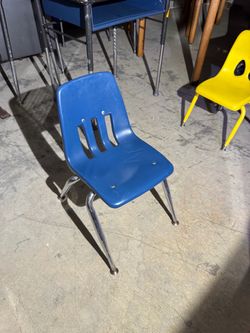 14 Classroom Chairs