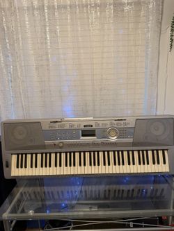 Yamaha DGX-200 76-Key Electronic Keyboard Tested Working No Power Adapter