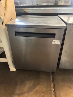 Under counter refrigerator