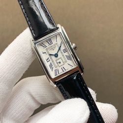 A crocodile leather fashion women's watch