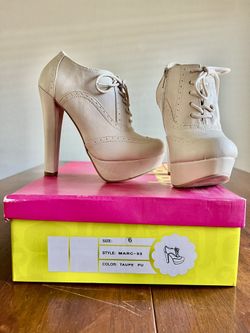 Fashion Shoes: Size 6 Taupe Ankle Boots